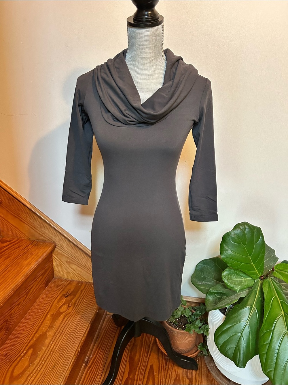 Susana Monaco Gray Cowl Neck Long Sleeve Dress